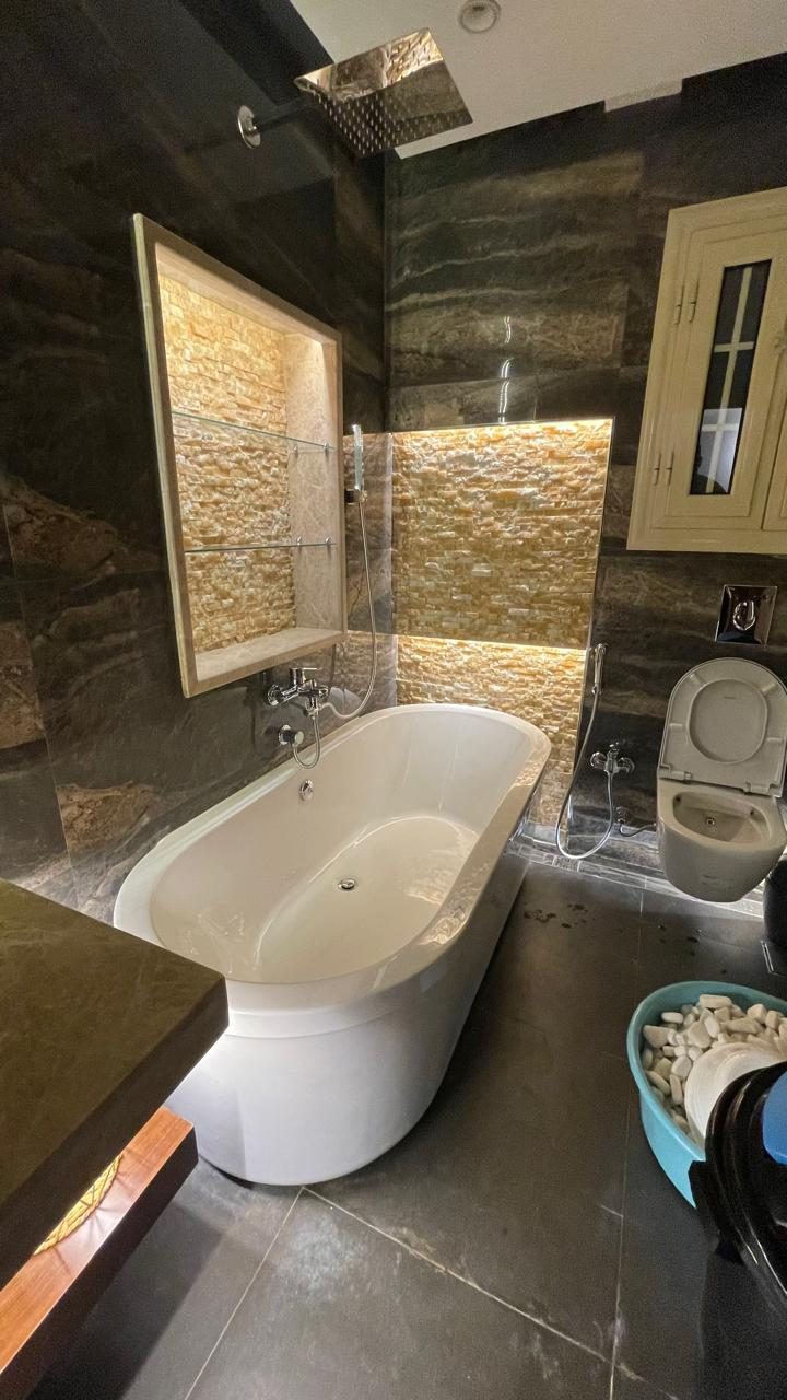 Bright Interiors finishing work: bathroom freestanding tub