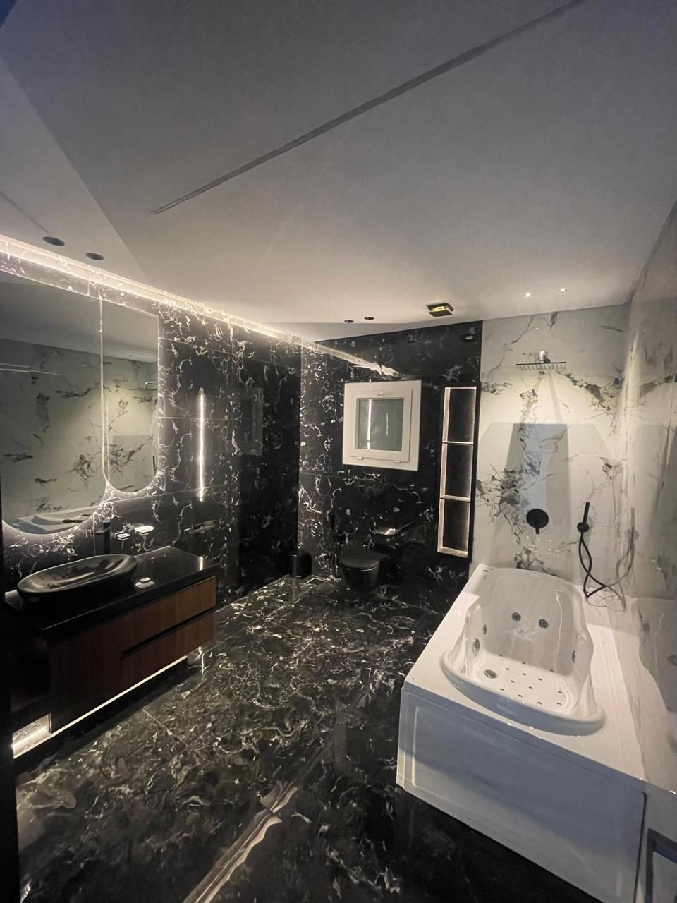 Bright Interiors finishing work: bathroom jacuzzi