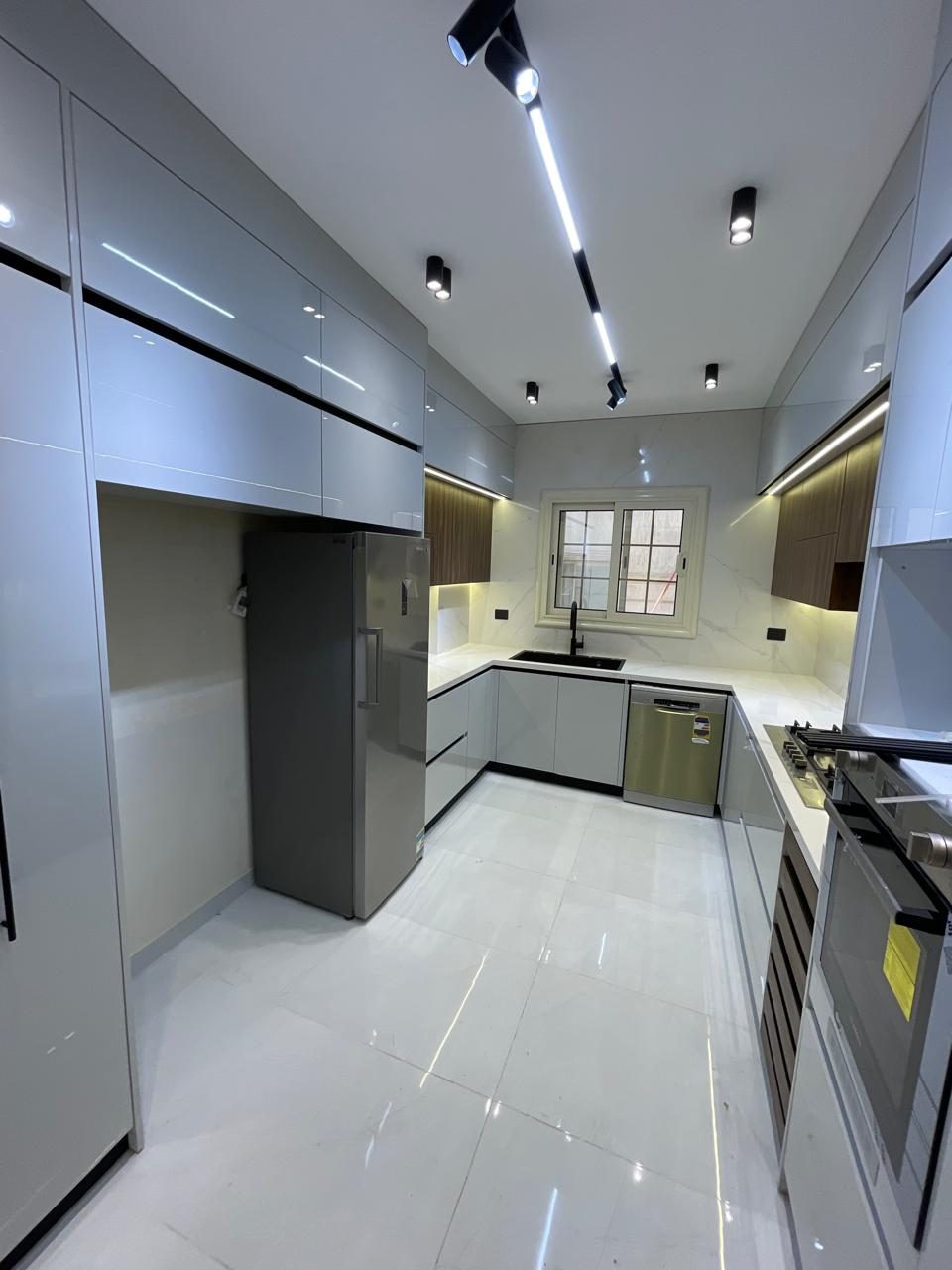 Bright Interiors finishing work: kitchen track lights