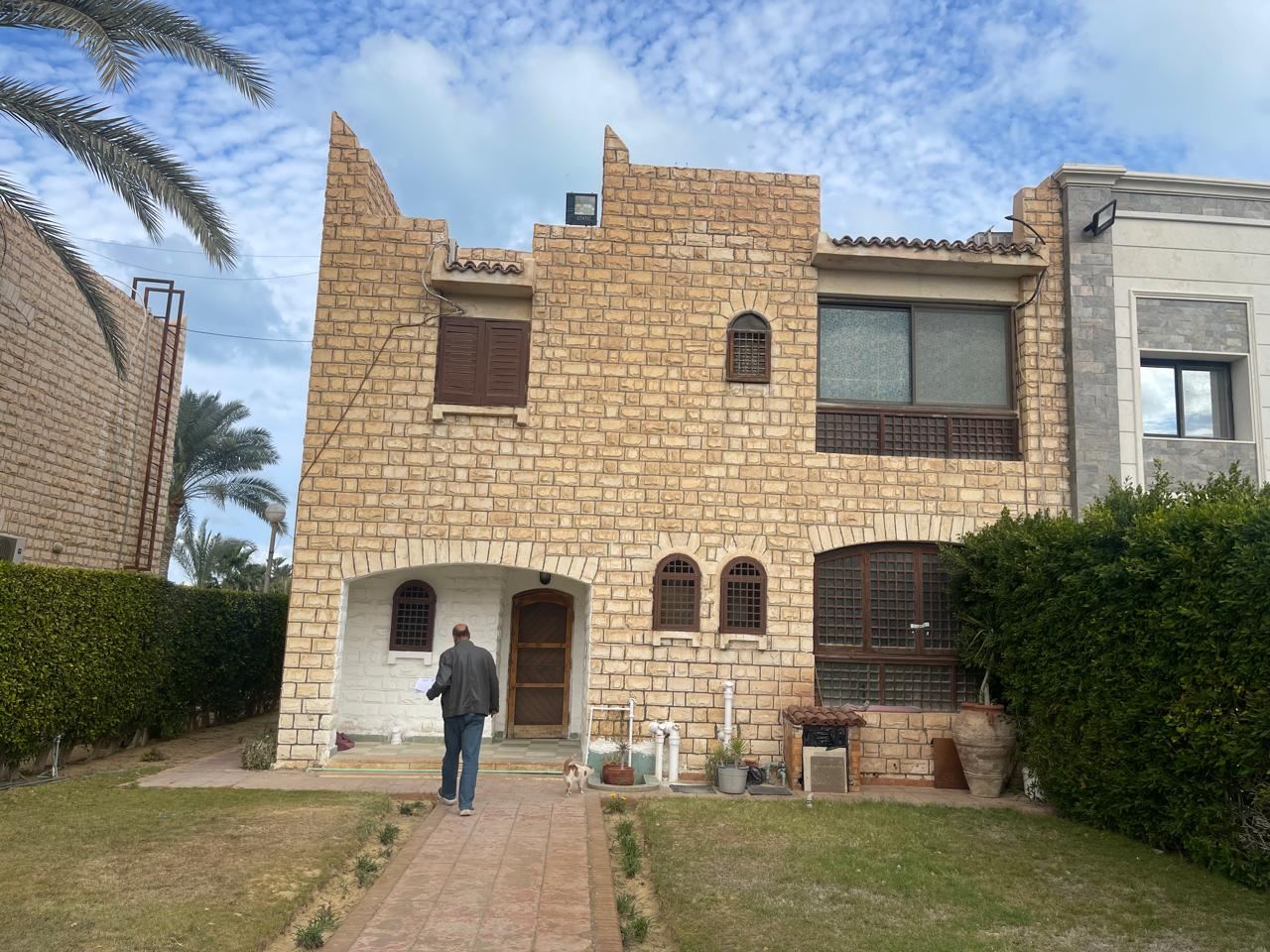 Villa facade before renovation